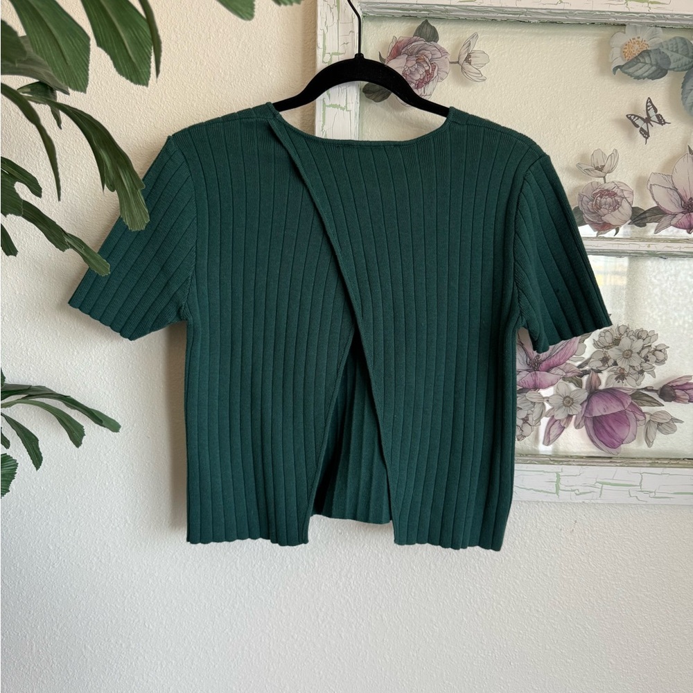Lulu's Forest Green Ribbed Short Sleeve Knit Top Size S - Picture 3 of 4